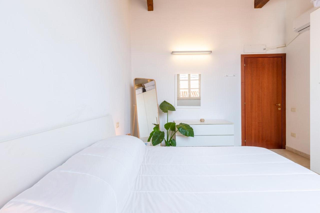 דירות קליארי Castello Attic Sunset Terrace מראה חיצוני תמונה