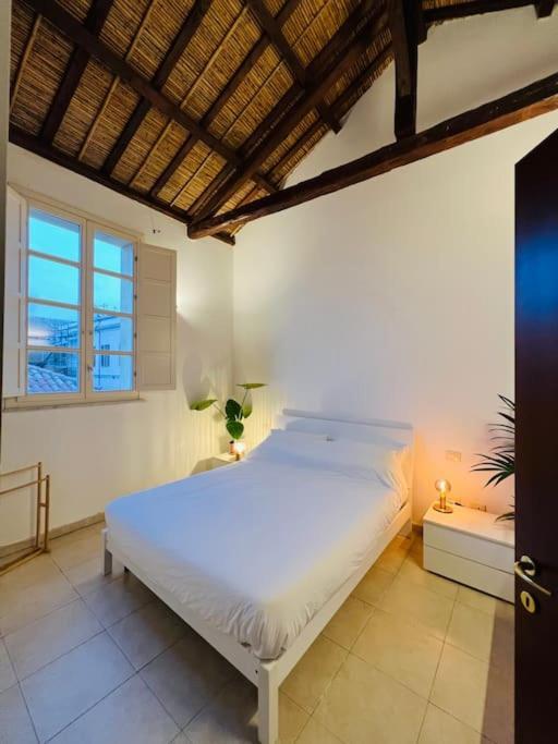 דירות קליארי Castello Attic Sunset Terrace מראה חיצוני תמונה