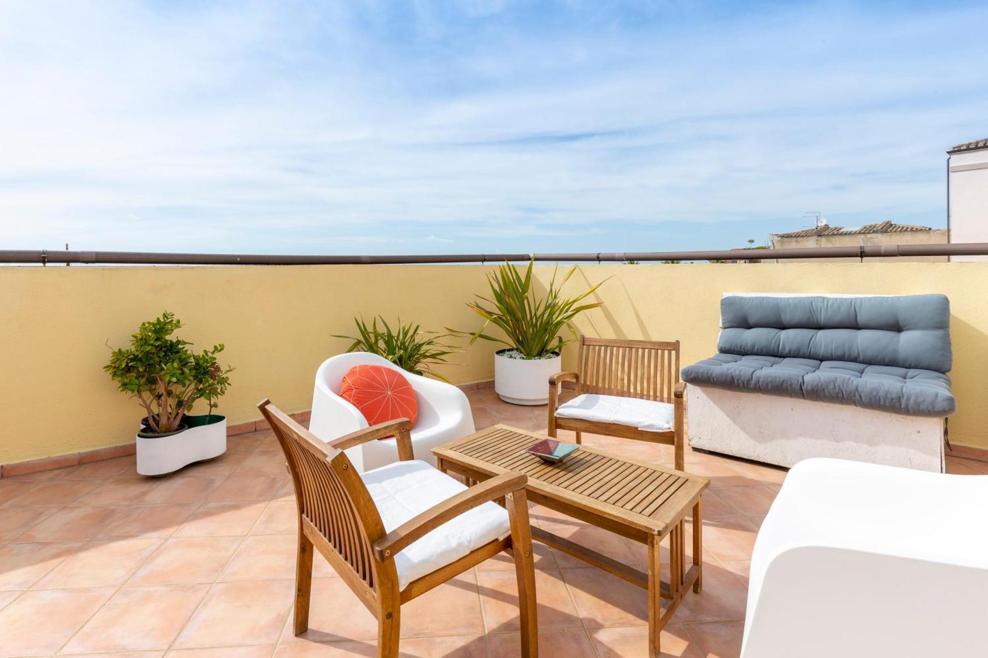 דירות קליארי Castello Attic Sunset Terrace מראה חיצוני תמונה